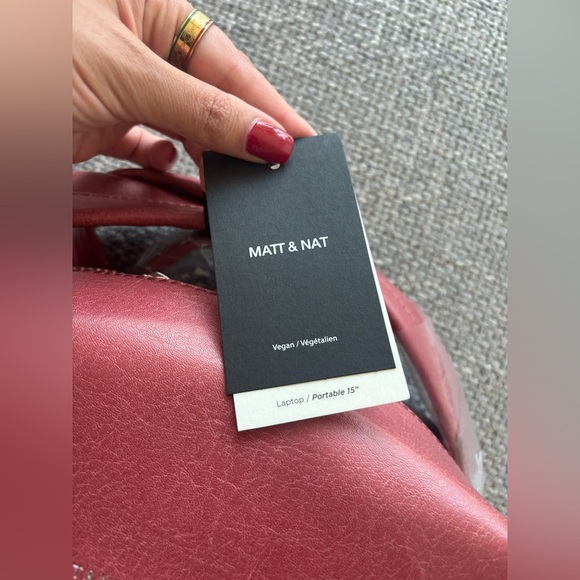 Matt & Nat Bremen Vegan Leather Backpack Heirloom Red – Brand New Sealed - Picture 10 of 13